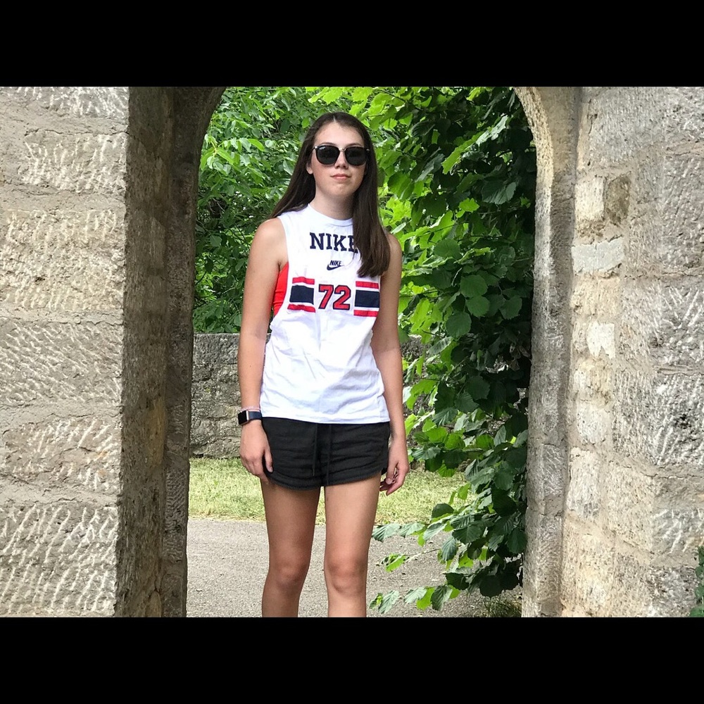 Meet your Posher, Holly